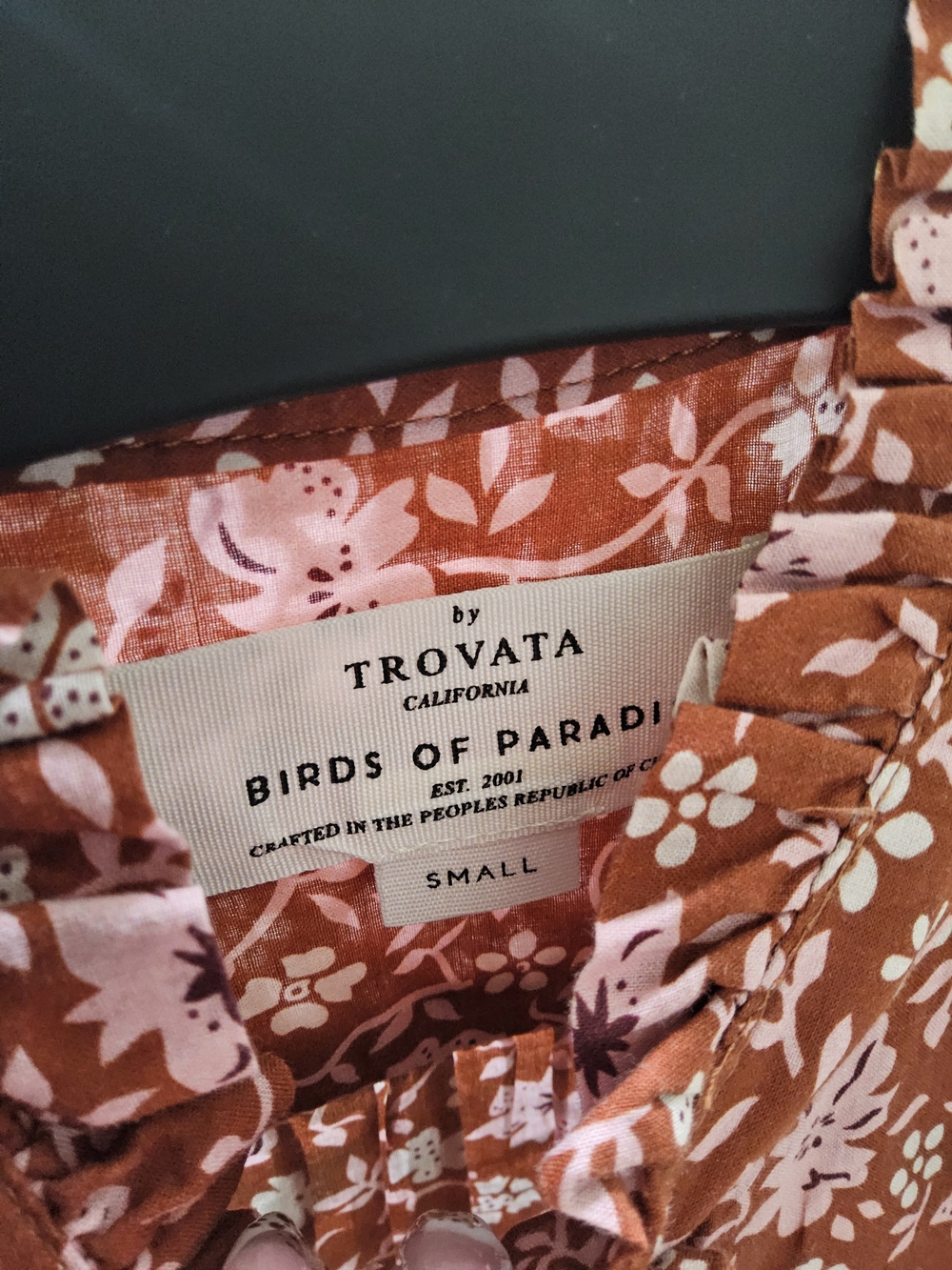 Trovata Rust Floral Ruffle-Neck Button Blouse|| Size Small - Picture 2 of 2